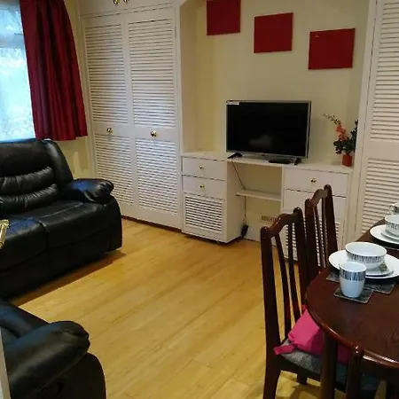 Christchurch Guesthouse 2-Bed Apartments